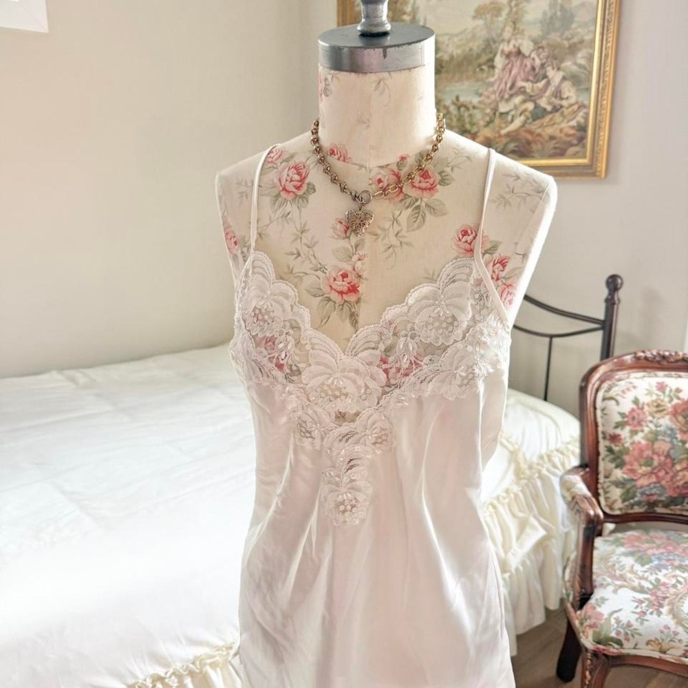 Delicates size medium silky cream slip dress - Picture 2 of 4